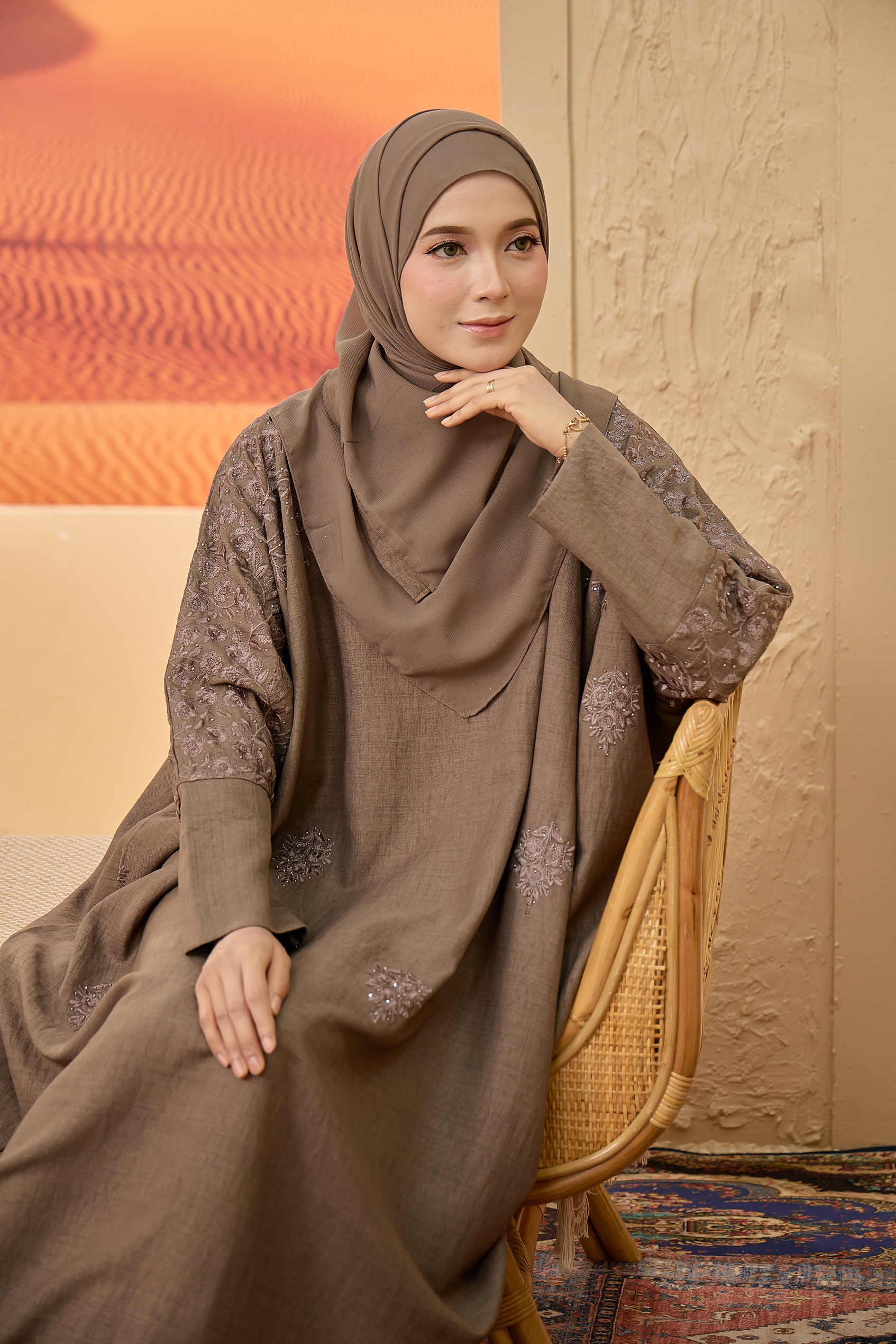 Dania in Brown - Image 2