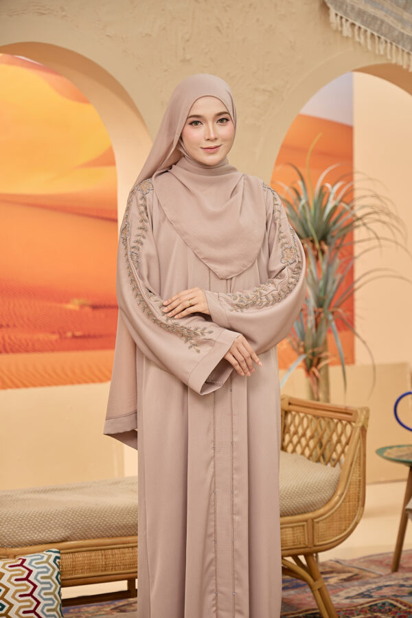 Oasis in Nude Elegance