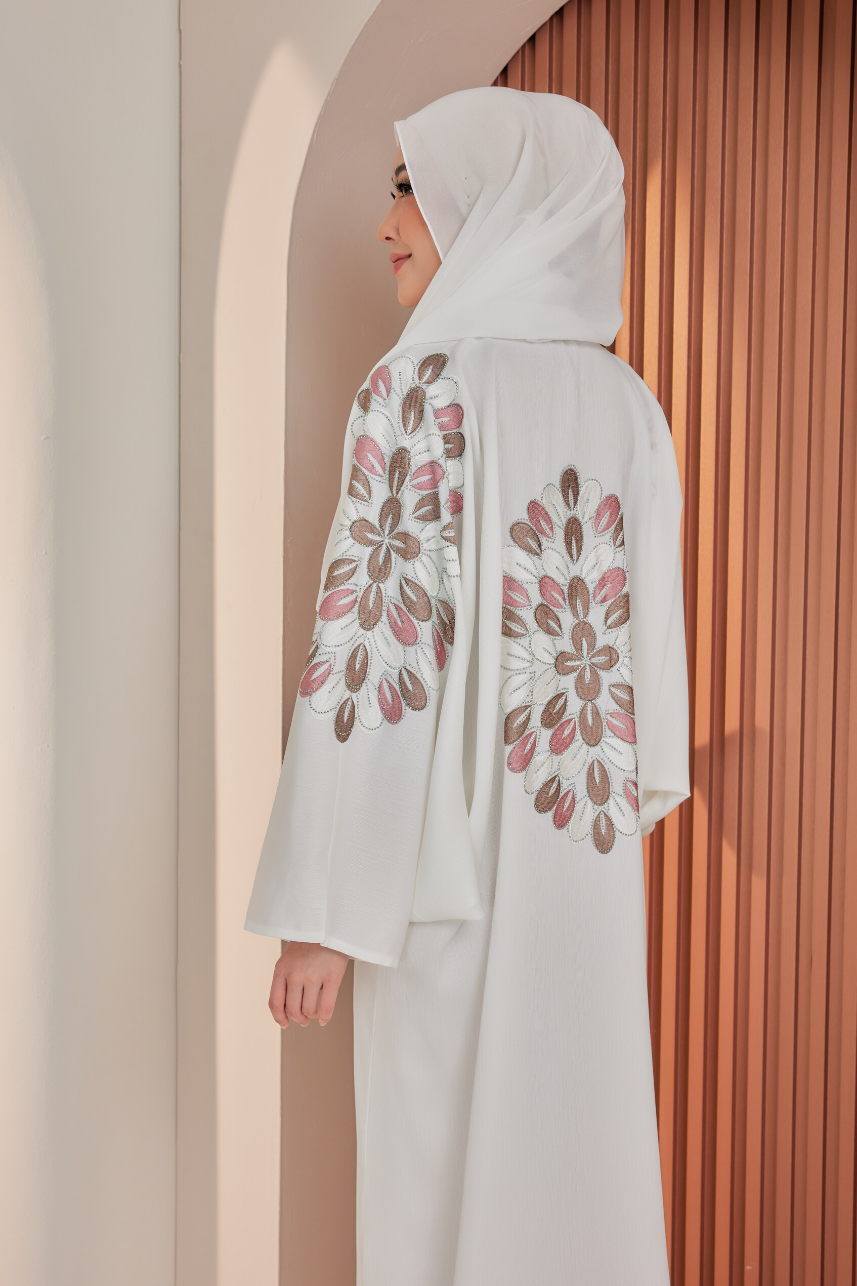 Lily in White - Image 2