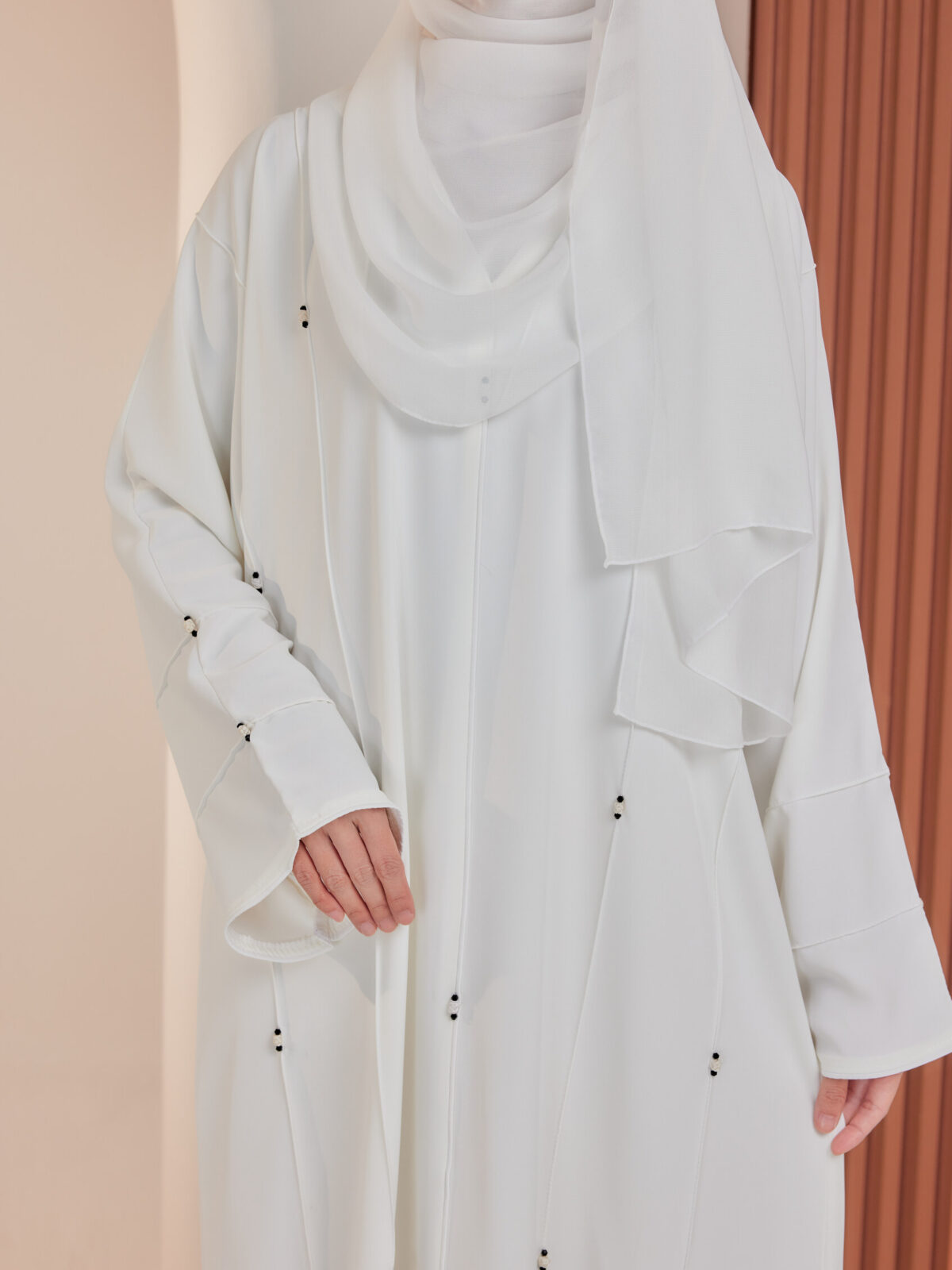 Daisy in Off White
