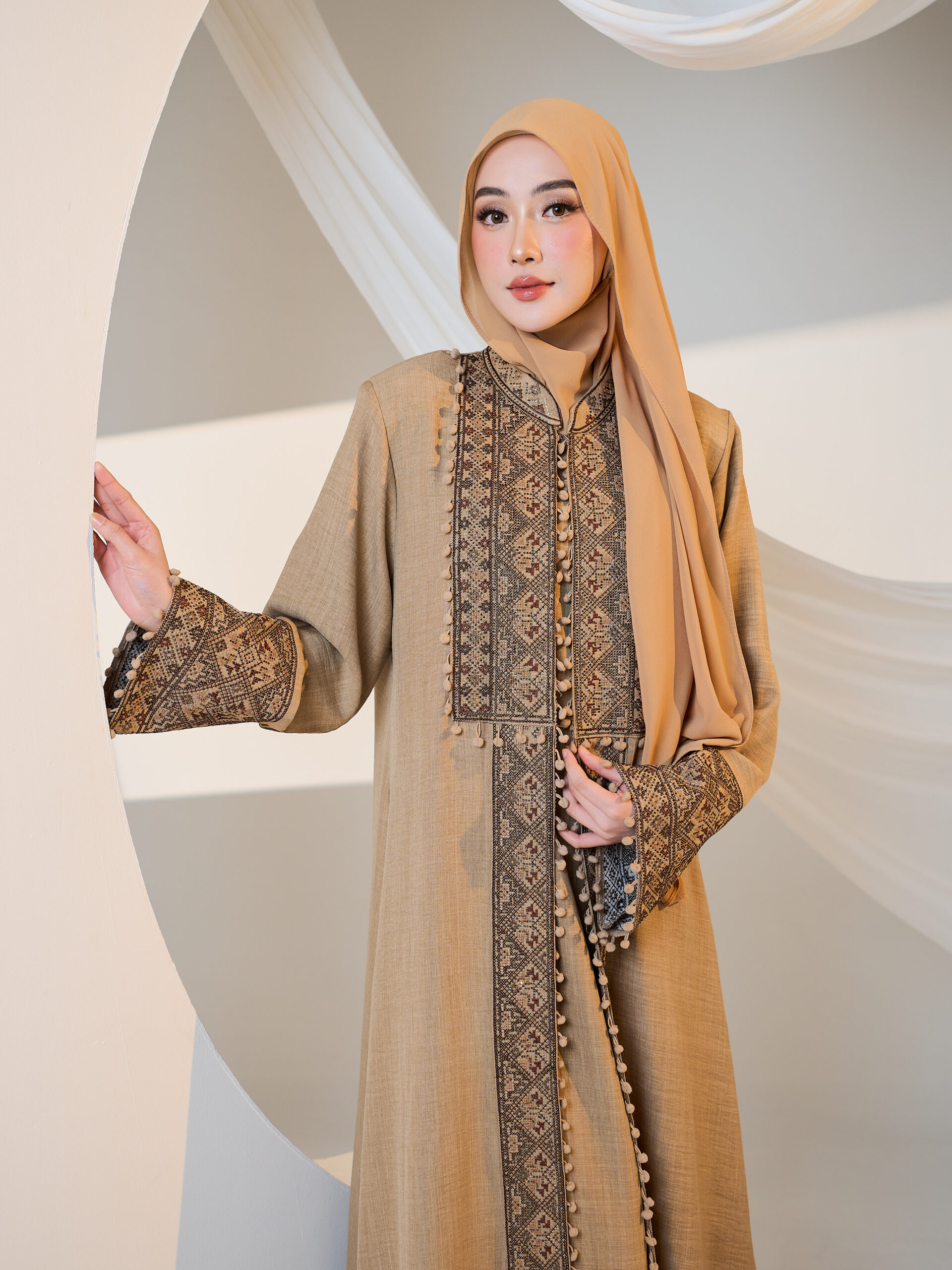 Amasya in Champagne Beige - Image 5