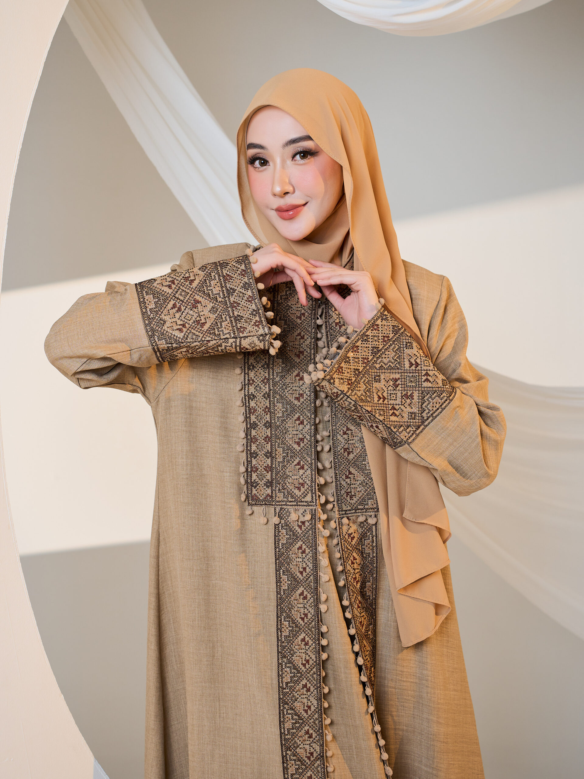 Amasya in Champagne Beige - Image 4