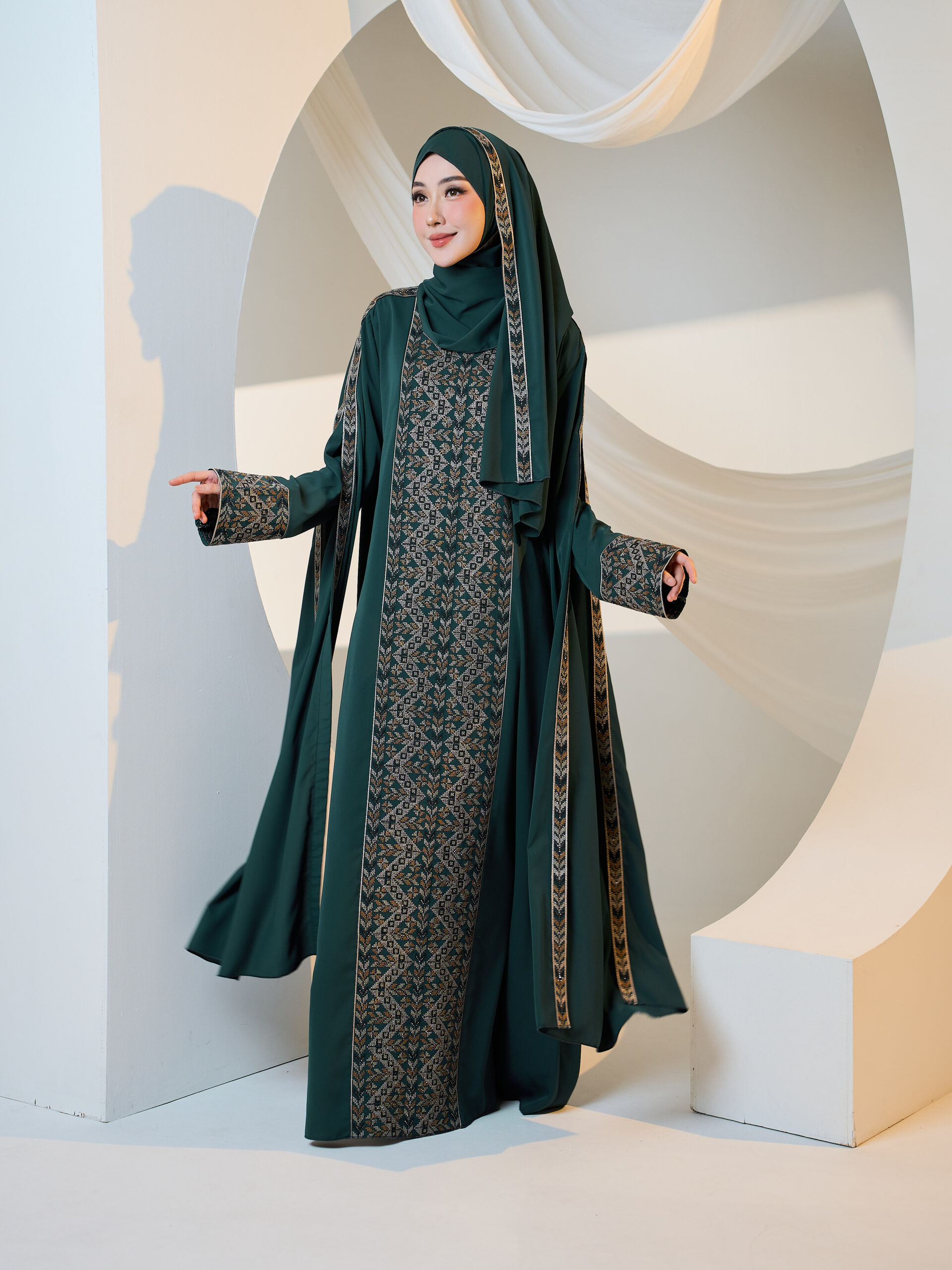 Mardin Cape Abaya in Teal Green - Image 3