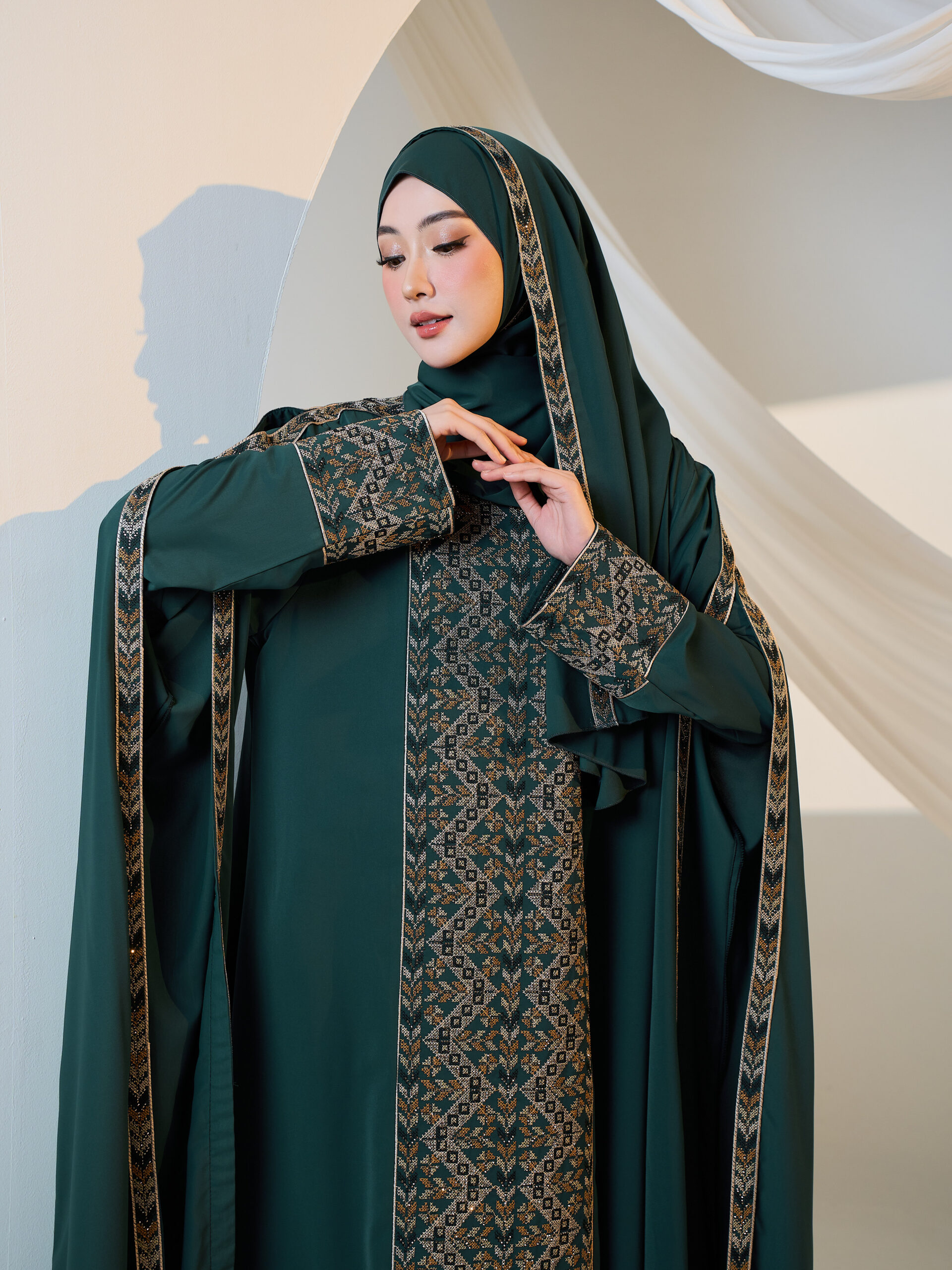 Mardin Cape Abaya in Teal Green - Image 2