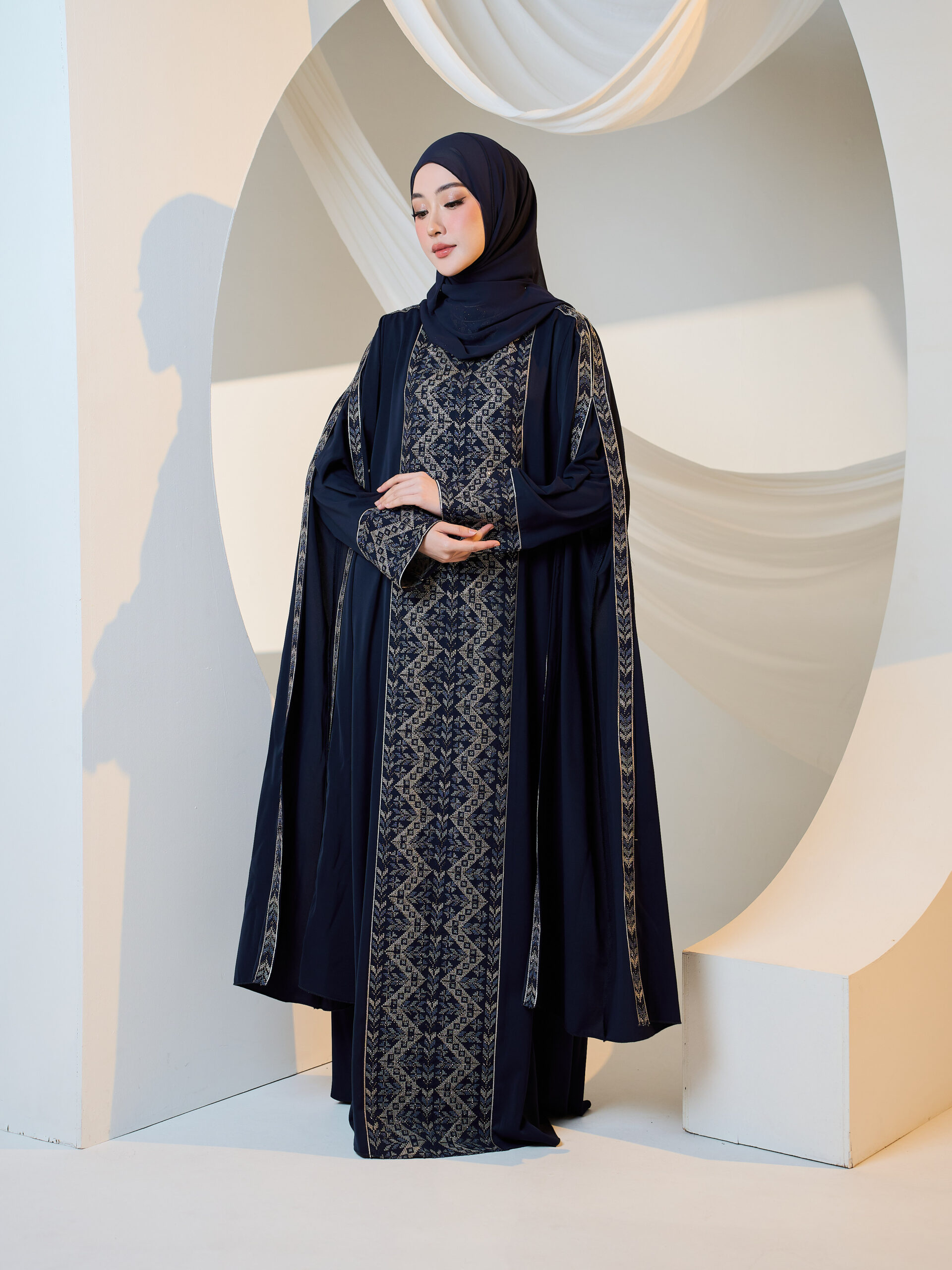 Mardin Cape Abaya in Navy Blue - Image 8