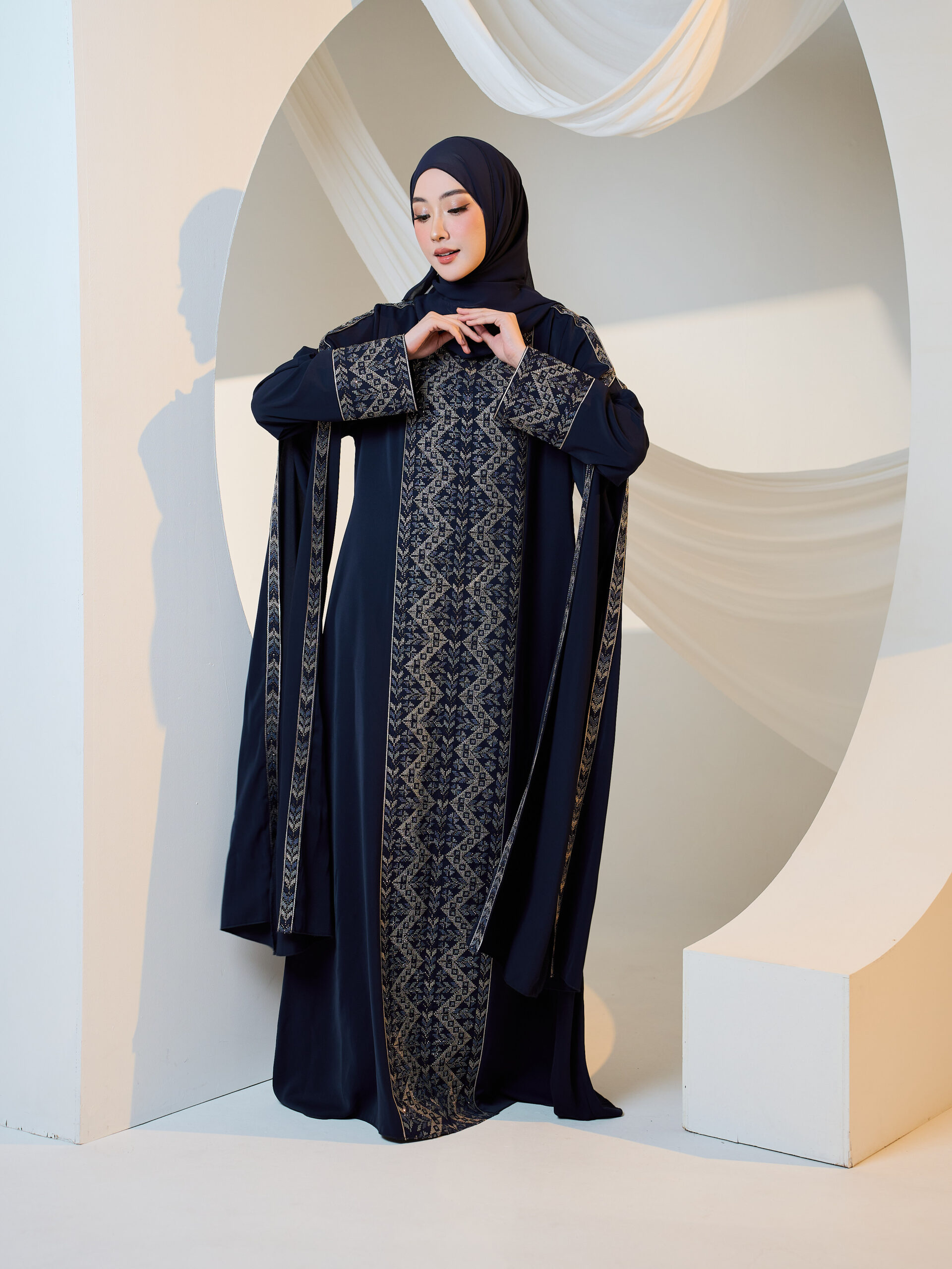 Mardin Cape Abaya in Navy Blue - Image 5