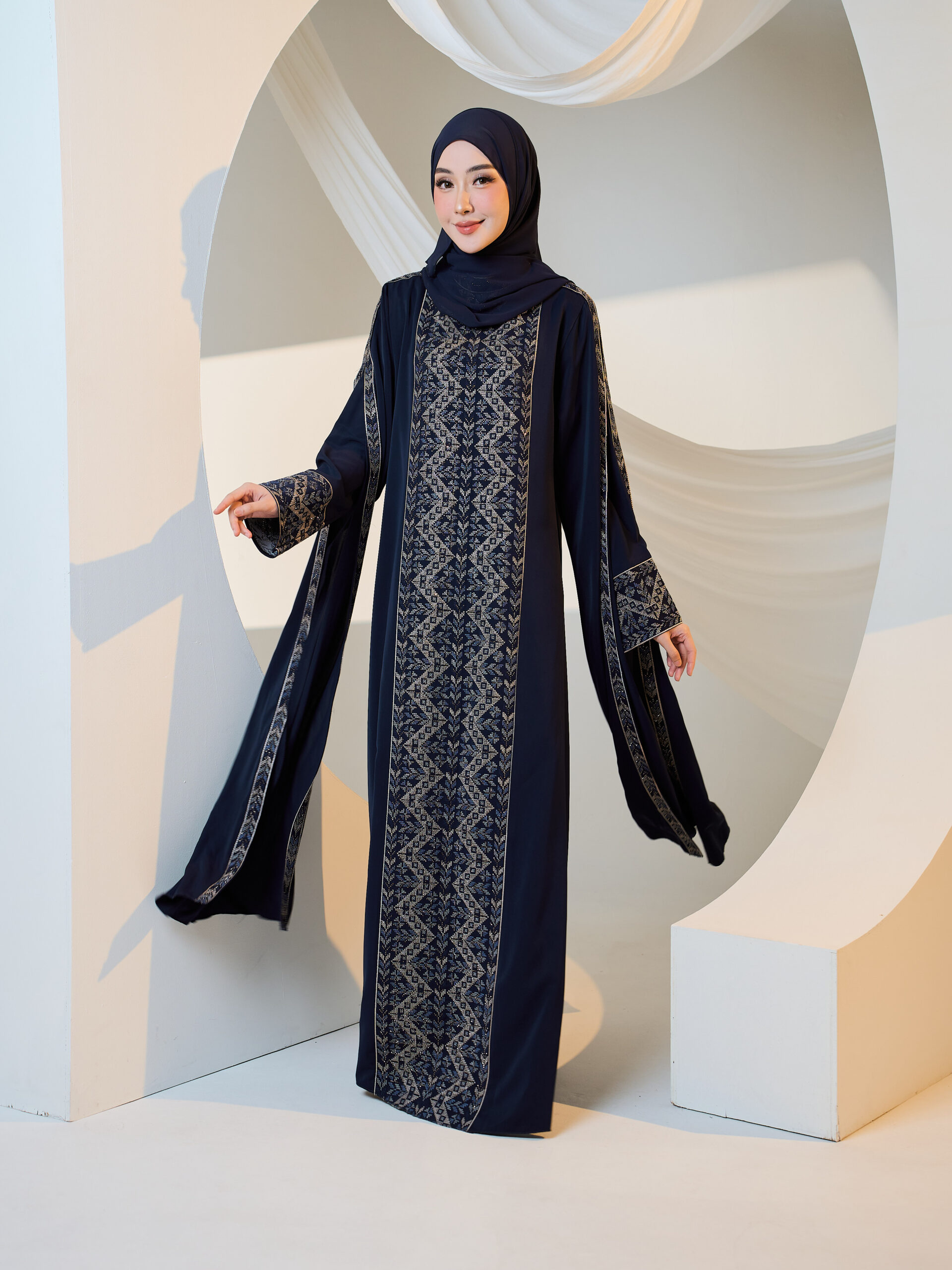 Mardin Cape Abaya in Navy Blue - Image 4