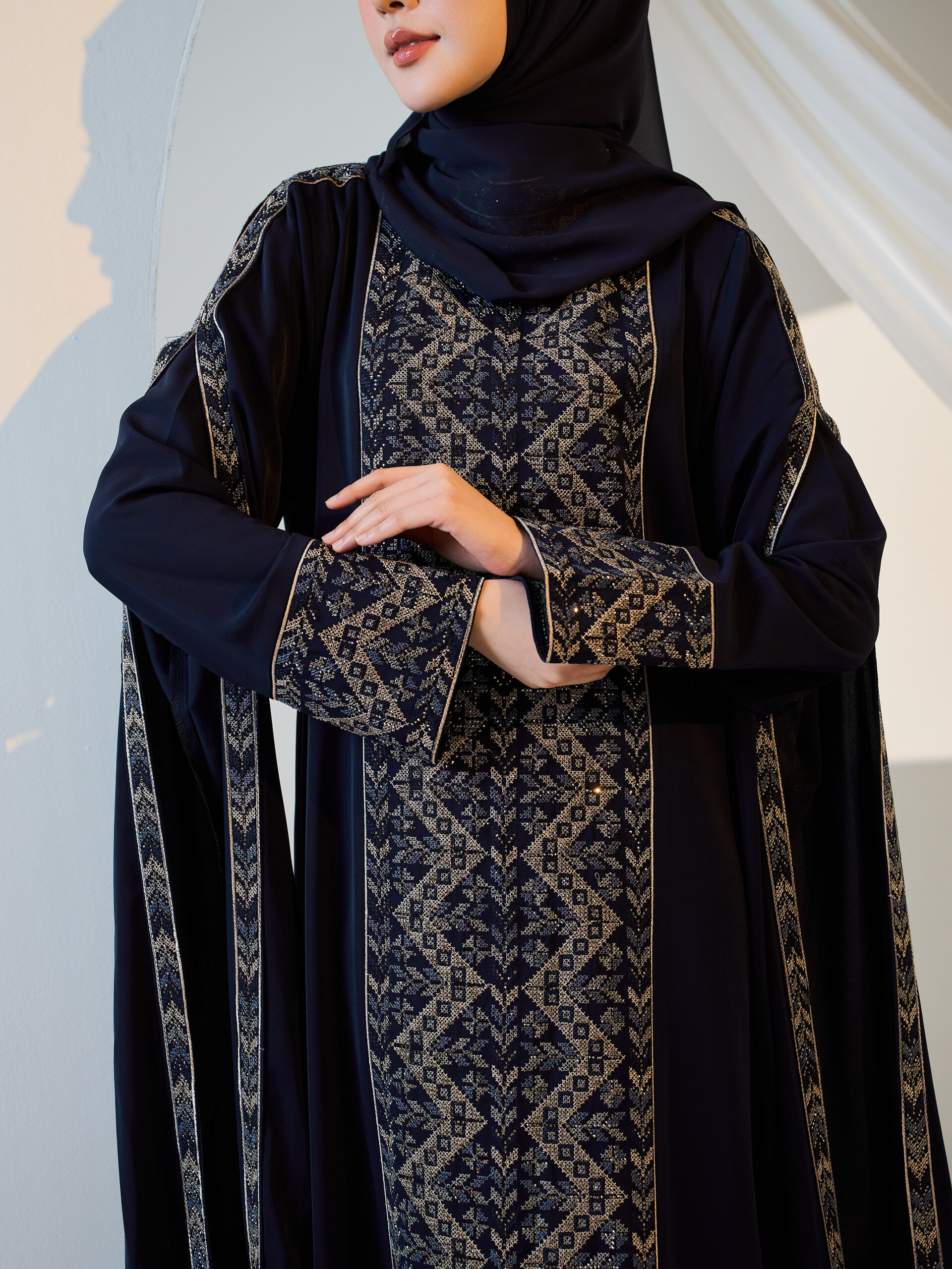 Mardin Cape Abaya in Navy Blue - Image 2