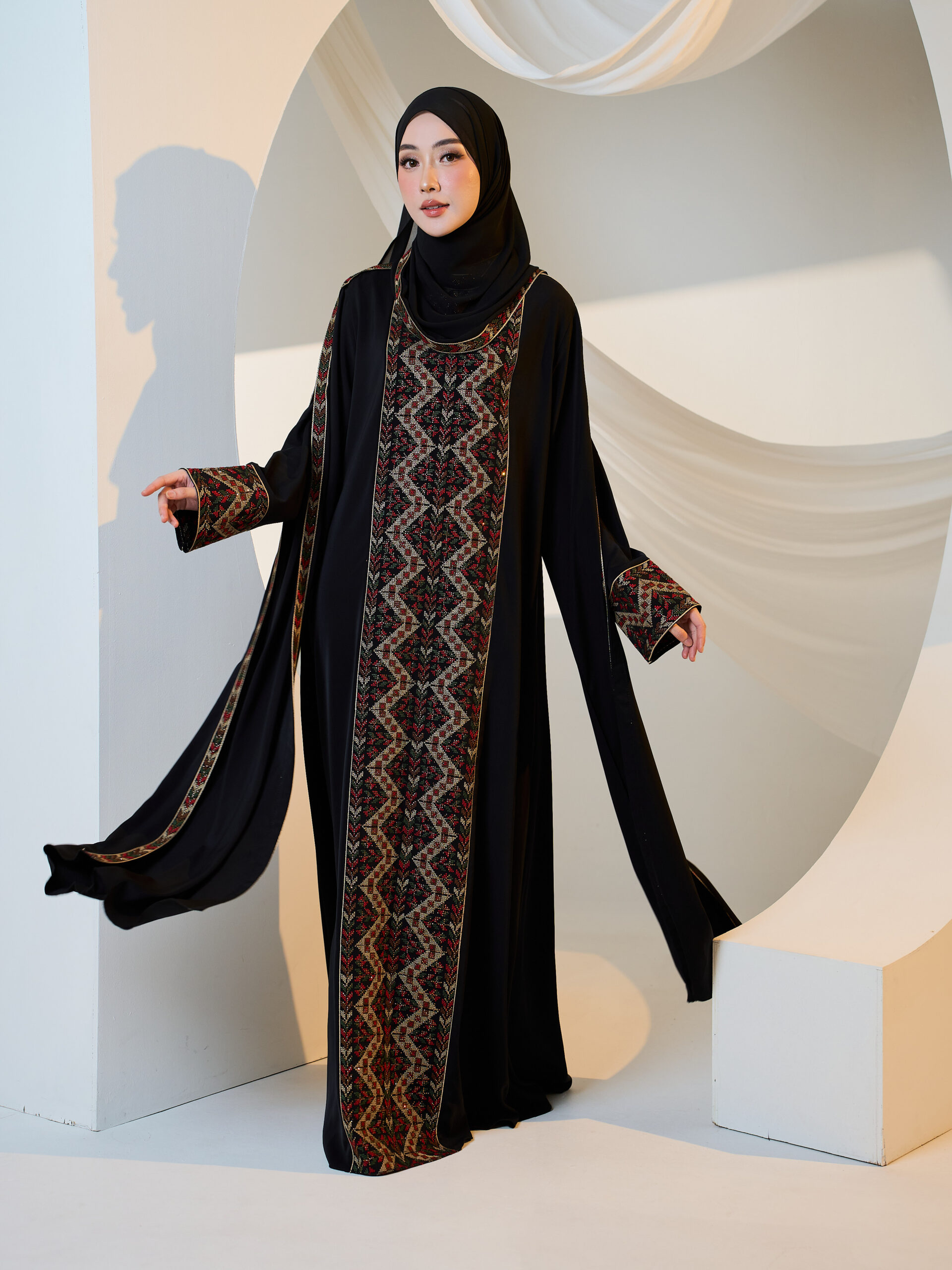 Mardin Cape Abaya in Black Flame