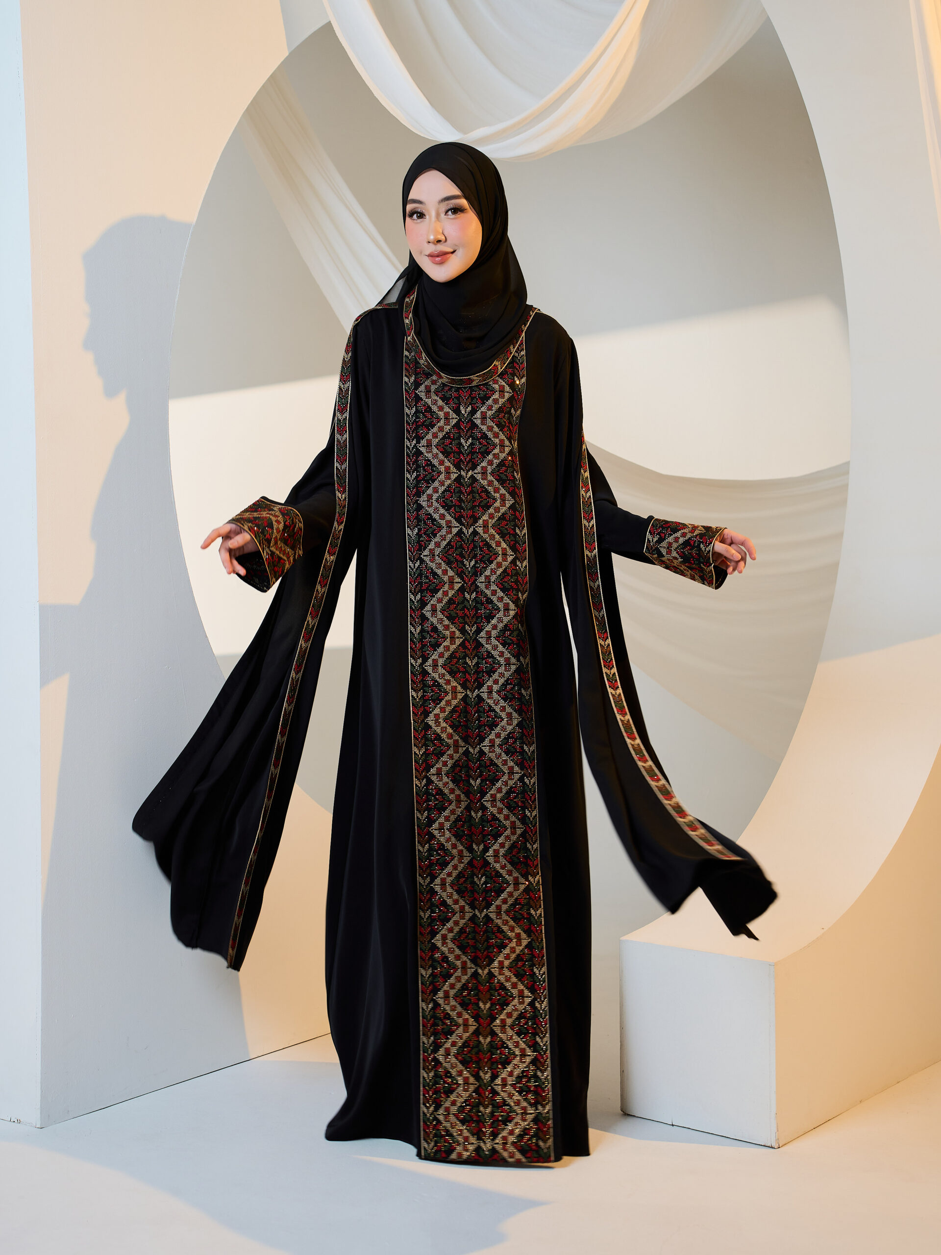Mardin Cape Abaya in Black Flame - Image 5
