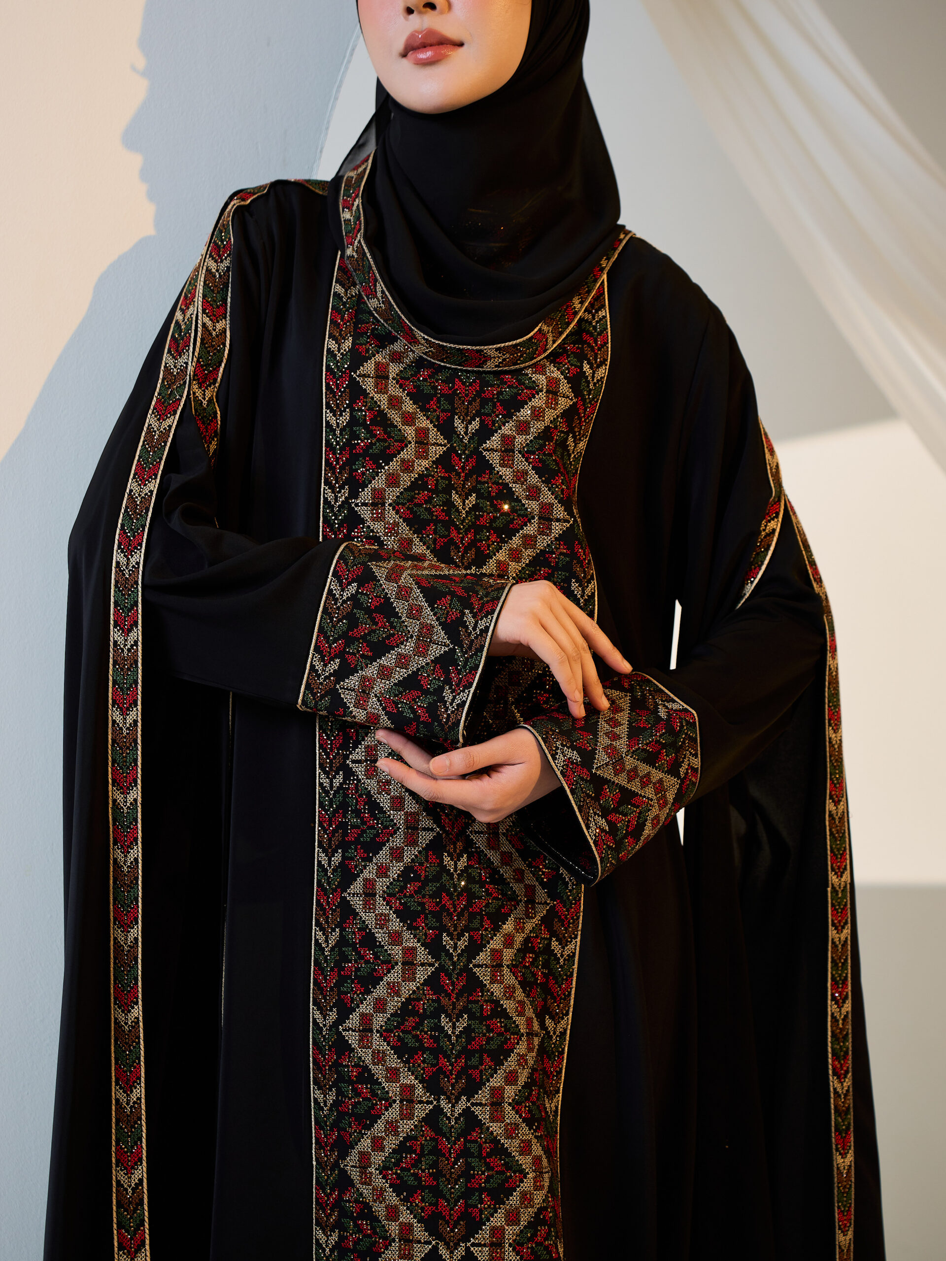 Mardin Cape Abaya in Black Flame - Image 2
