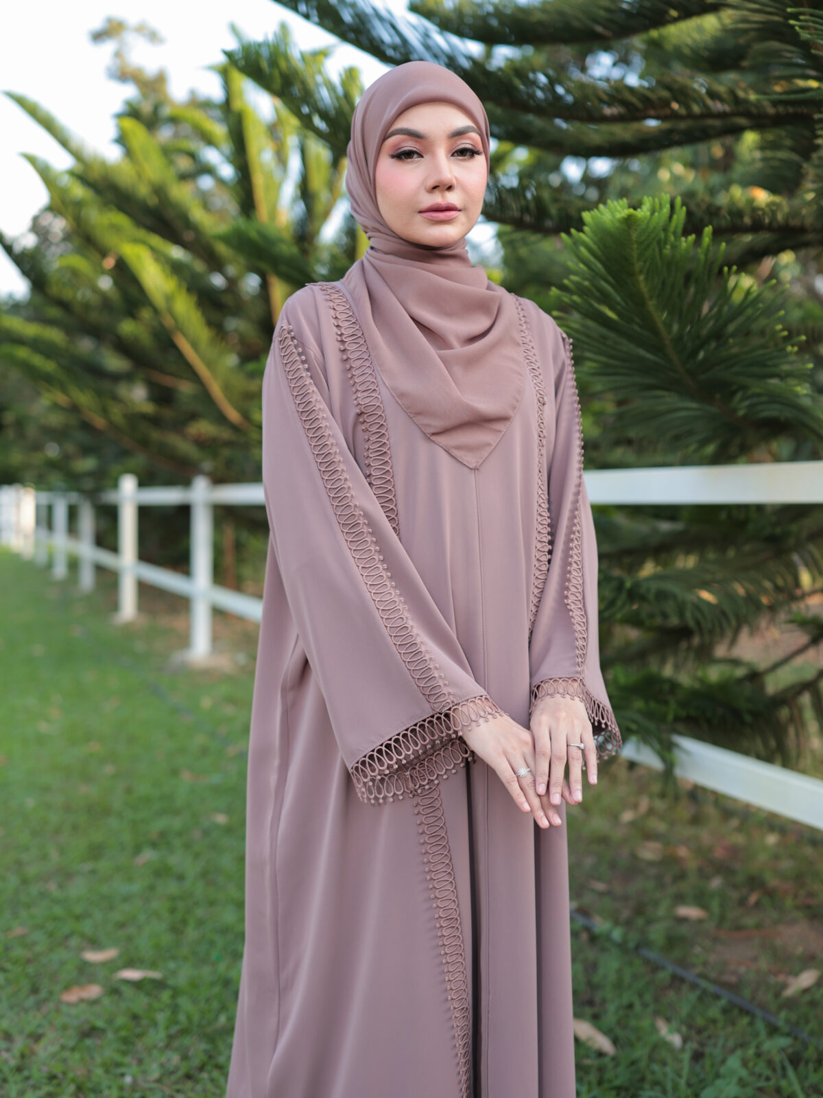 Lumi Lace in Brown Mauve