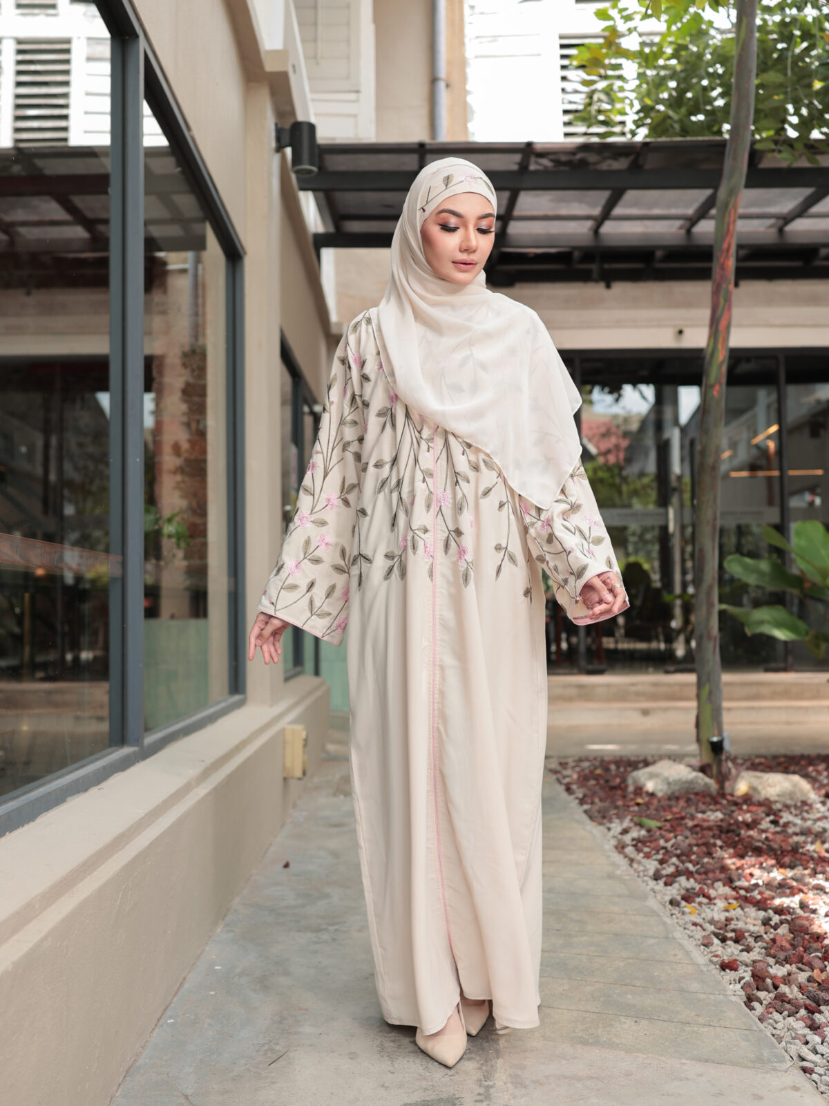 Douma Classic in Cream Beige