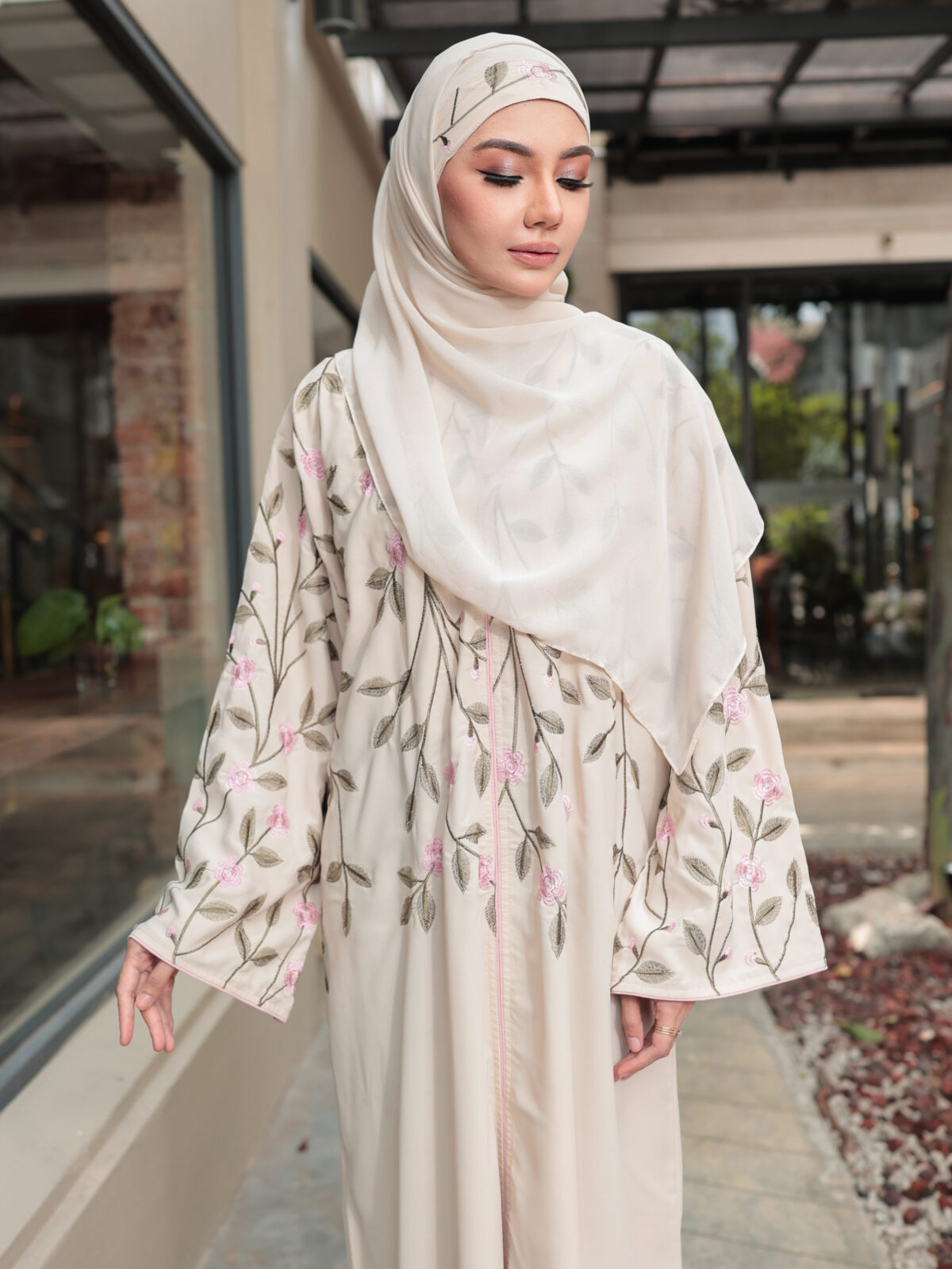 Douma Classic in Cream Beige