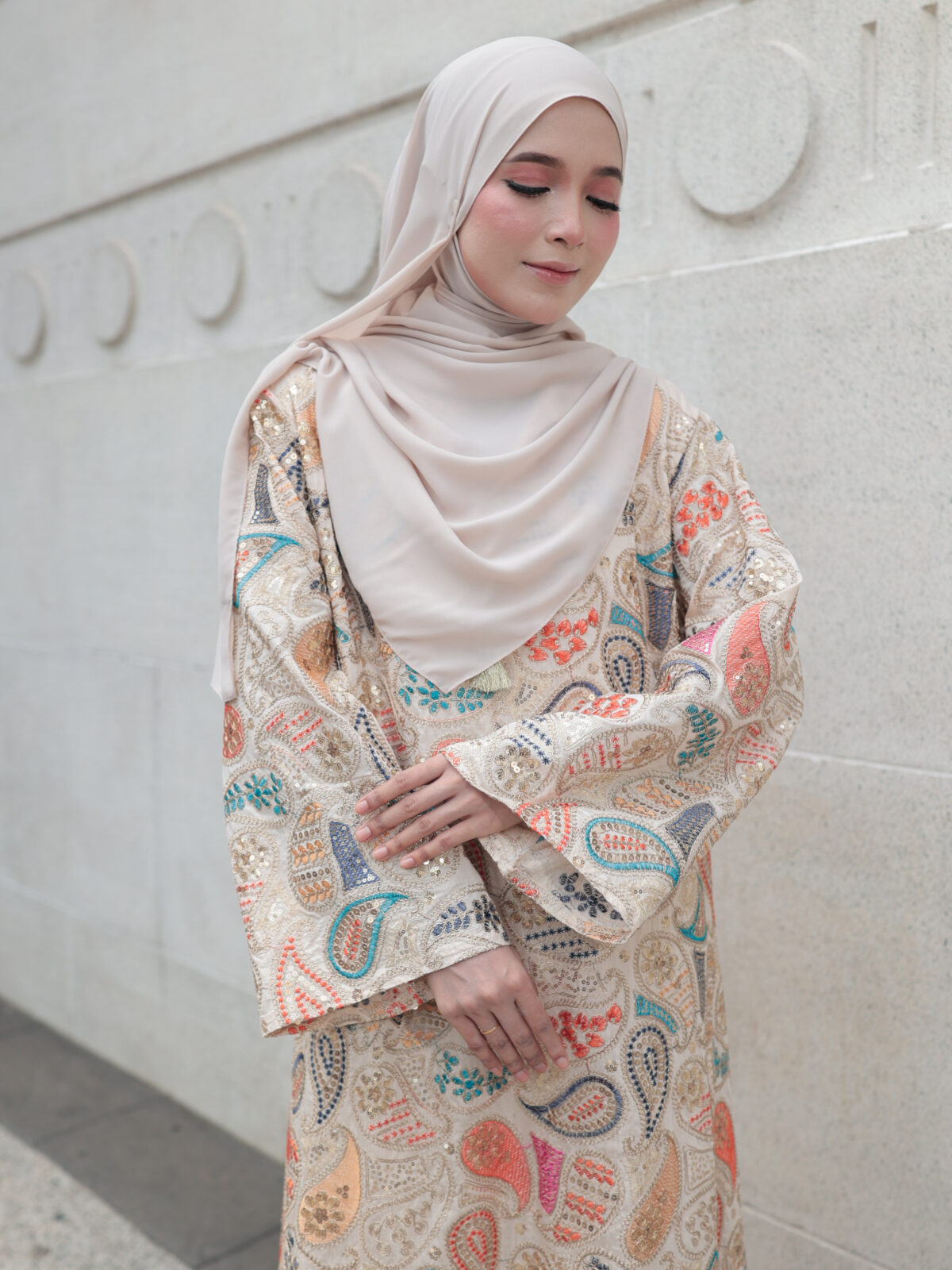 (PRE-ORDER) Paisley Jalabiya – Beige