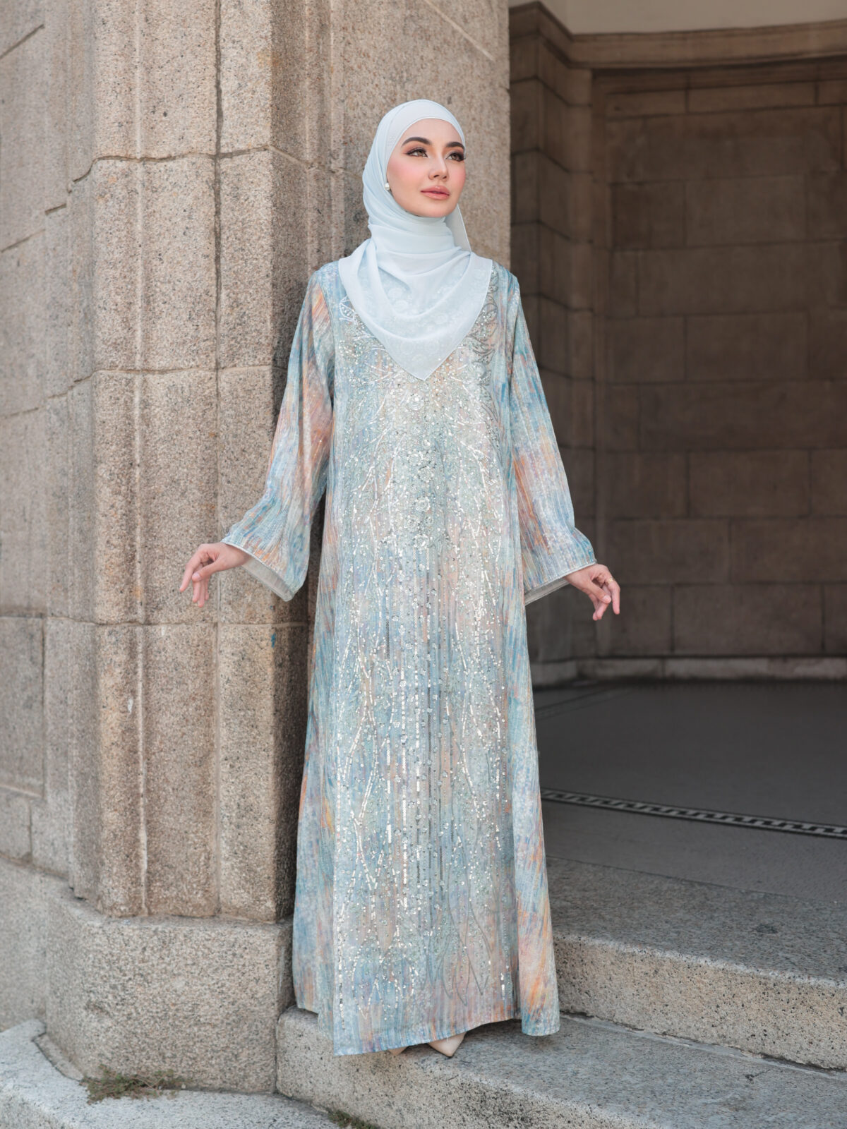 (PRE-ORDER) Aurora Jalabiya – Gradient Blue