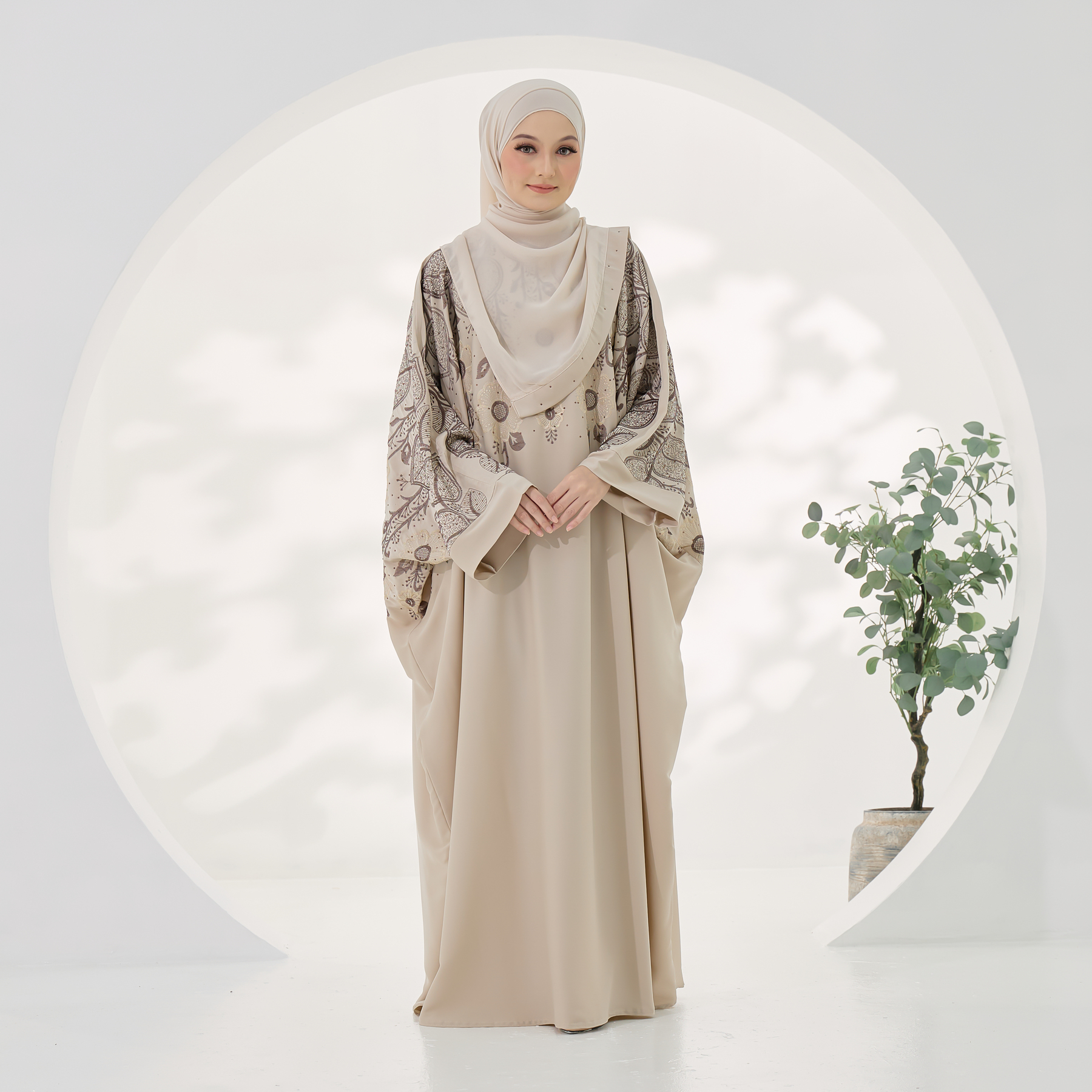 Dahlia in Beige - Image 4
