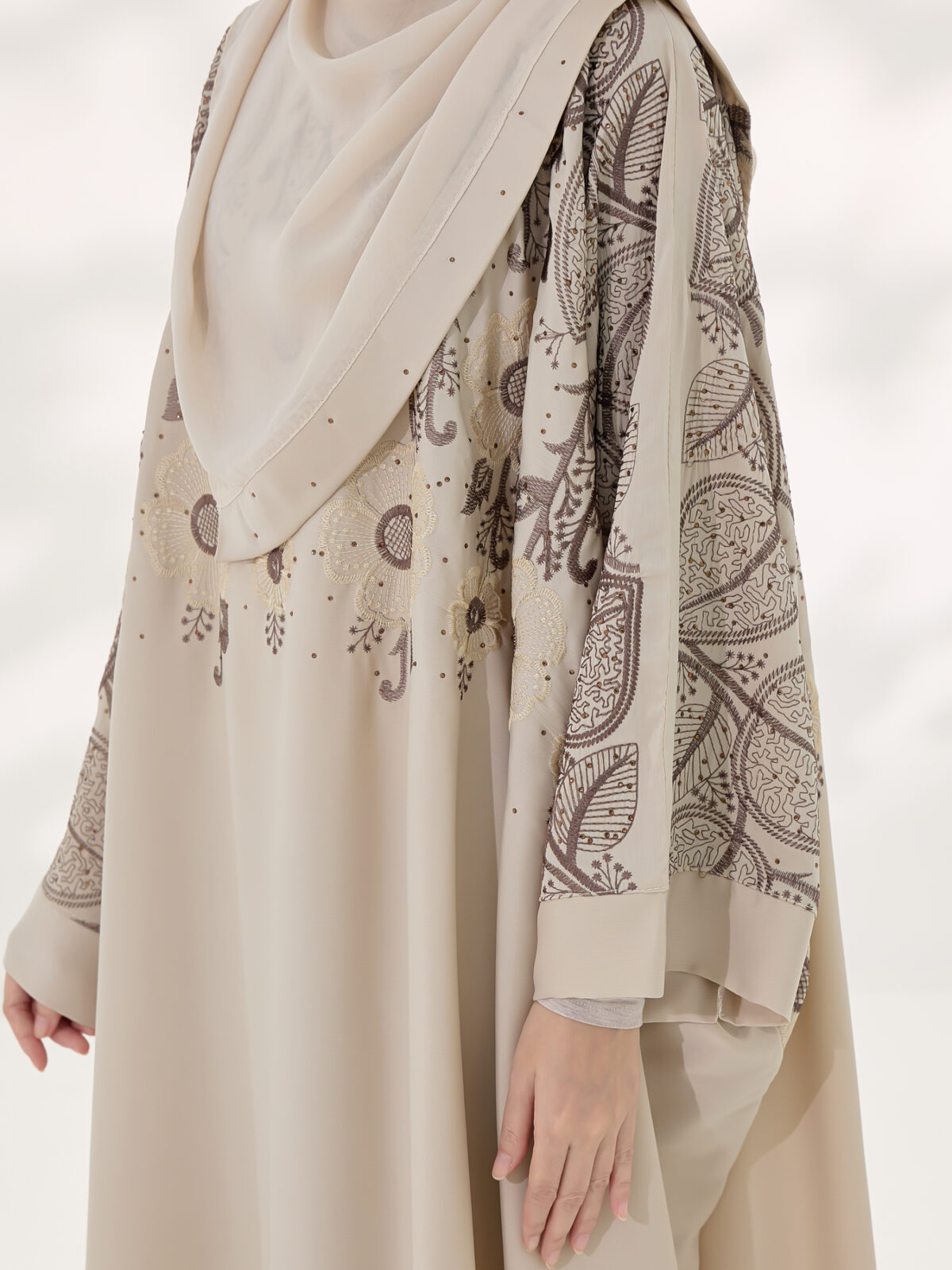 Dahlia in Beige