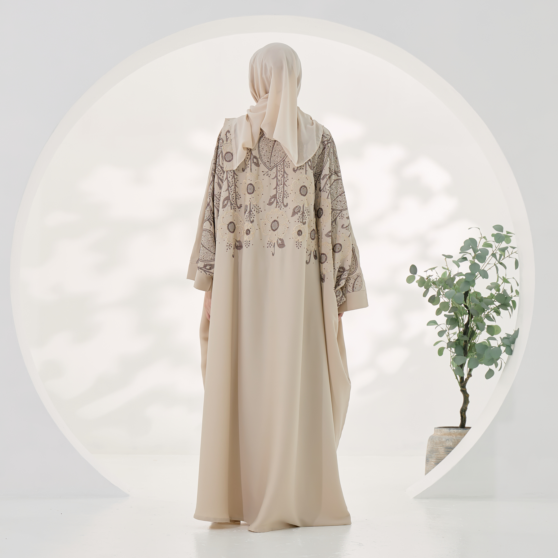 Dahlia in Beige - Image 5