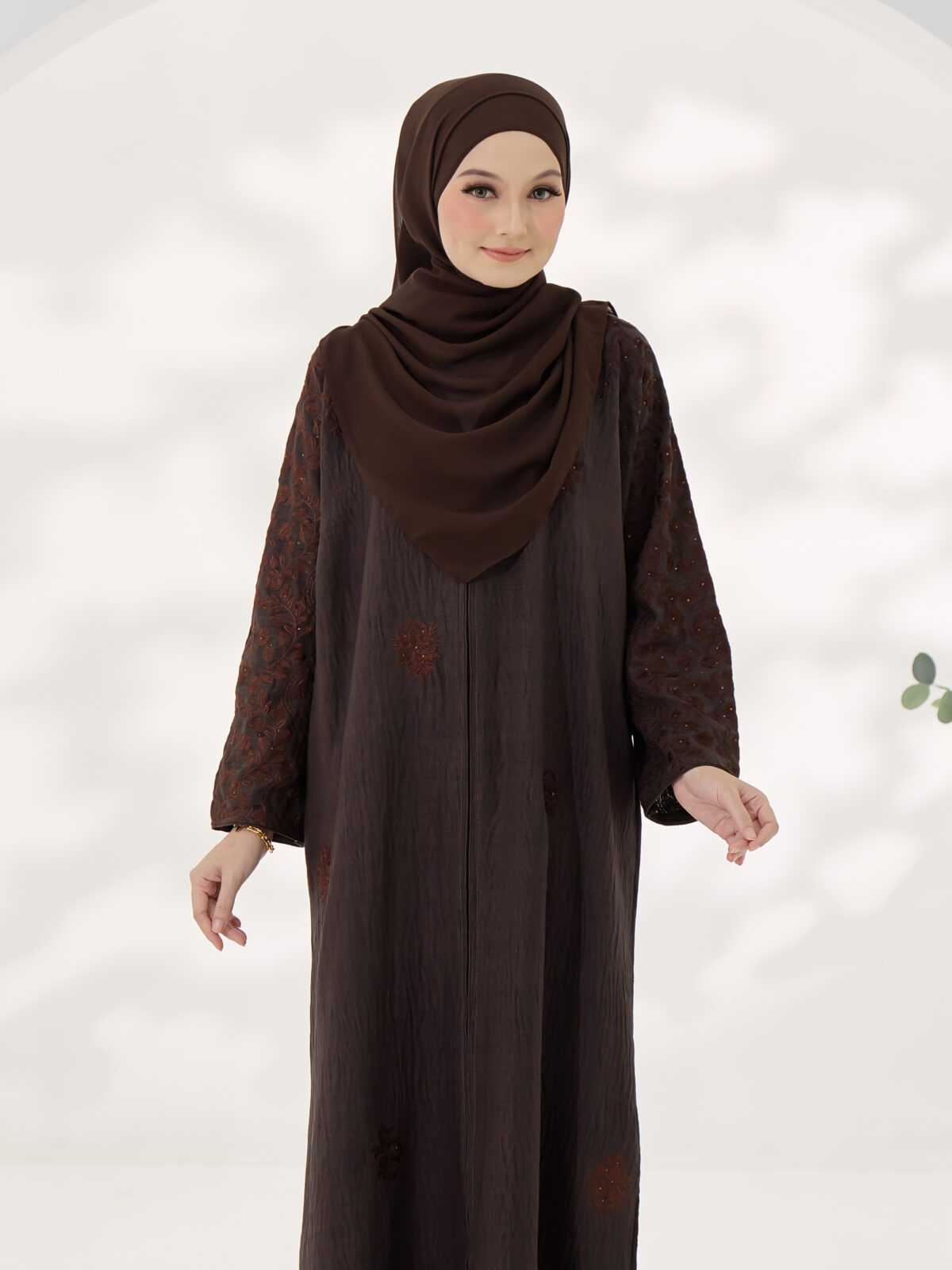 Dania Classic in Rich Brown