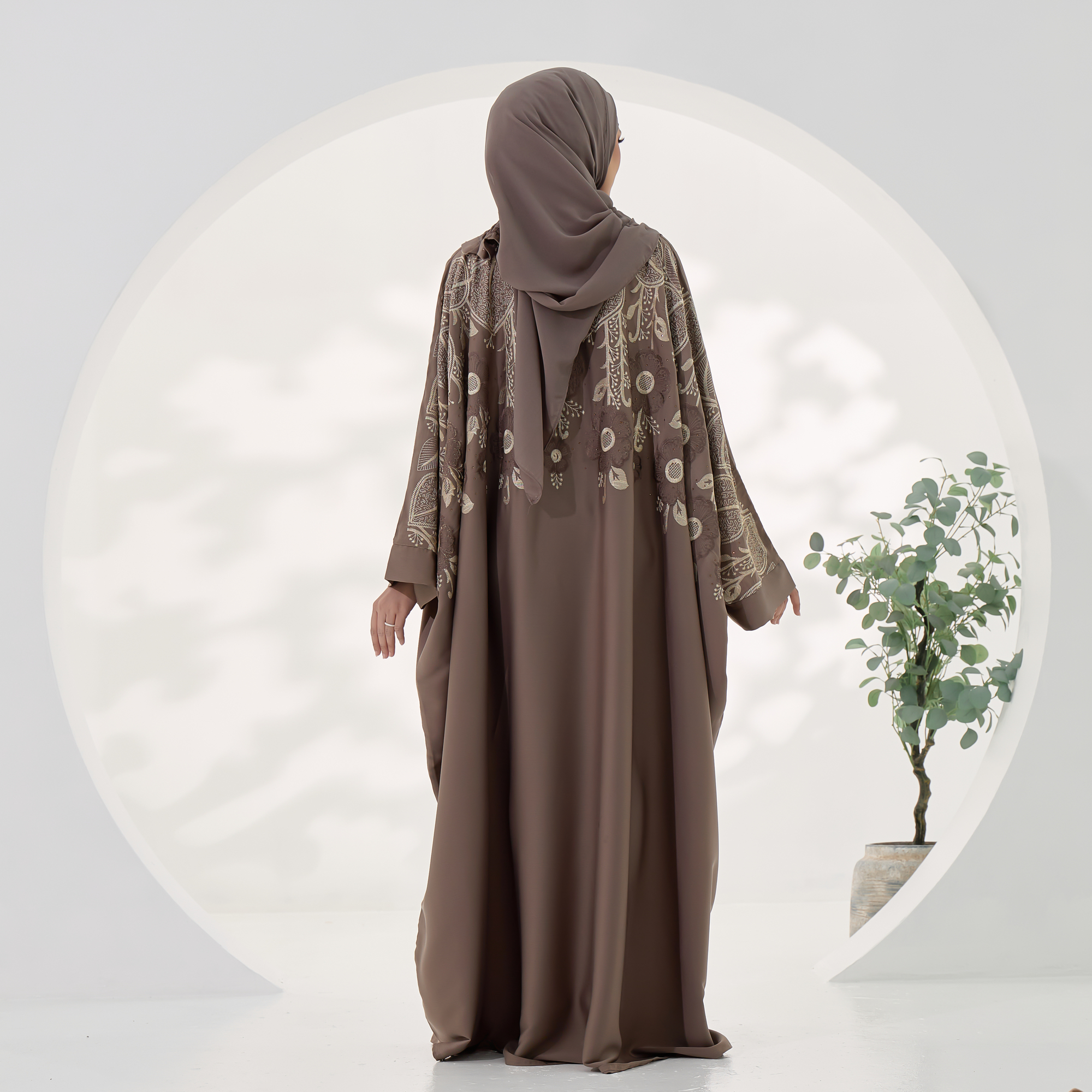 Dahlia in Dark Brown - Image 3