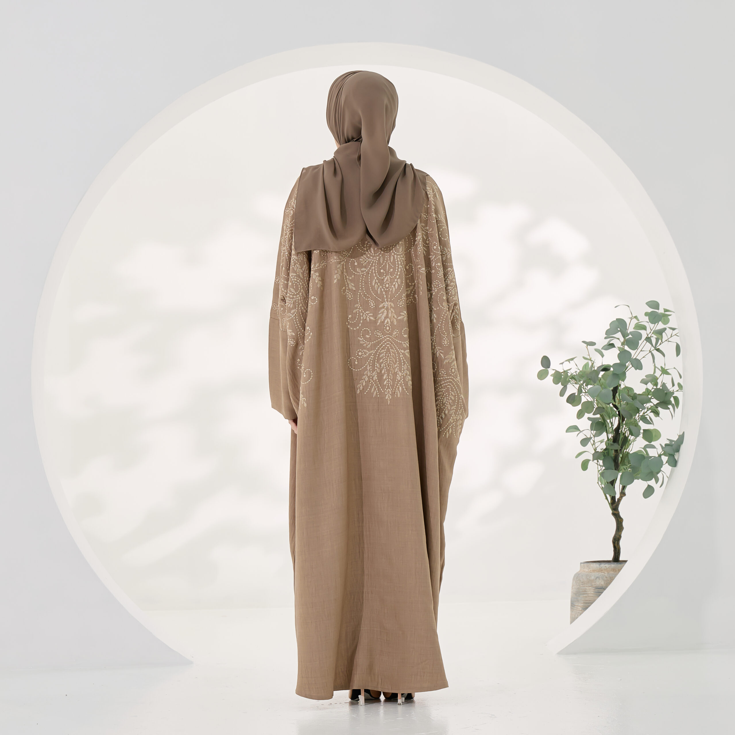 Damask in Camel Brown - Image 4