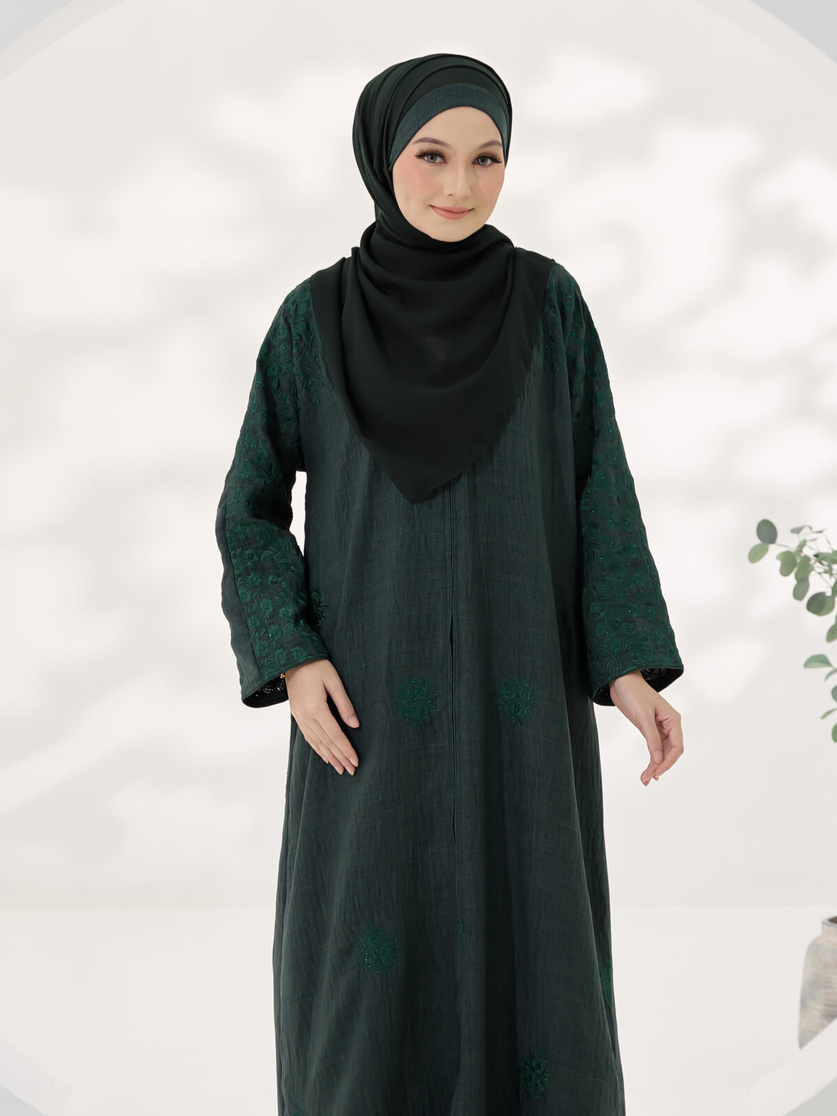 Dania Classic in Emerald Green