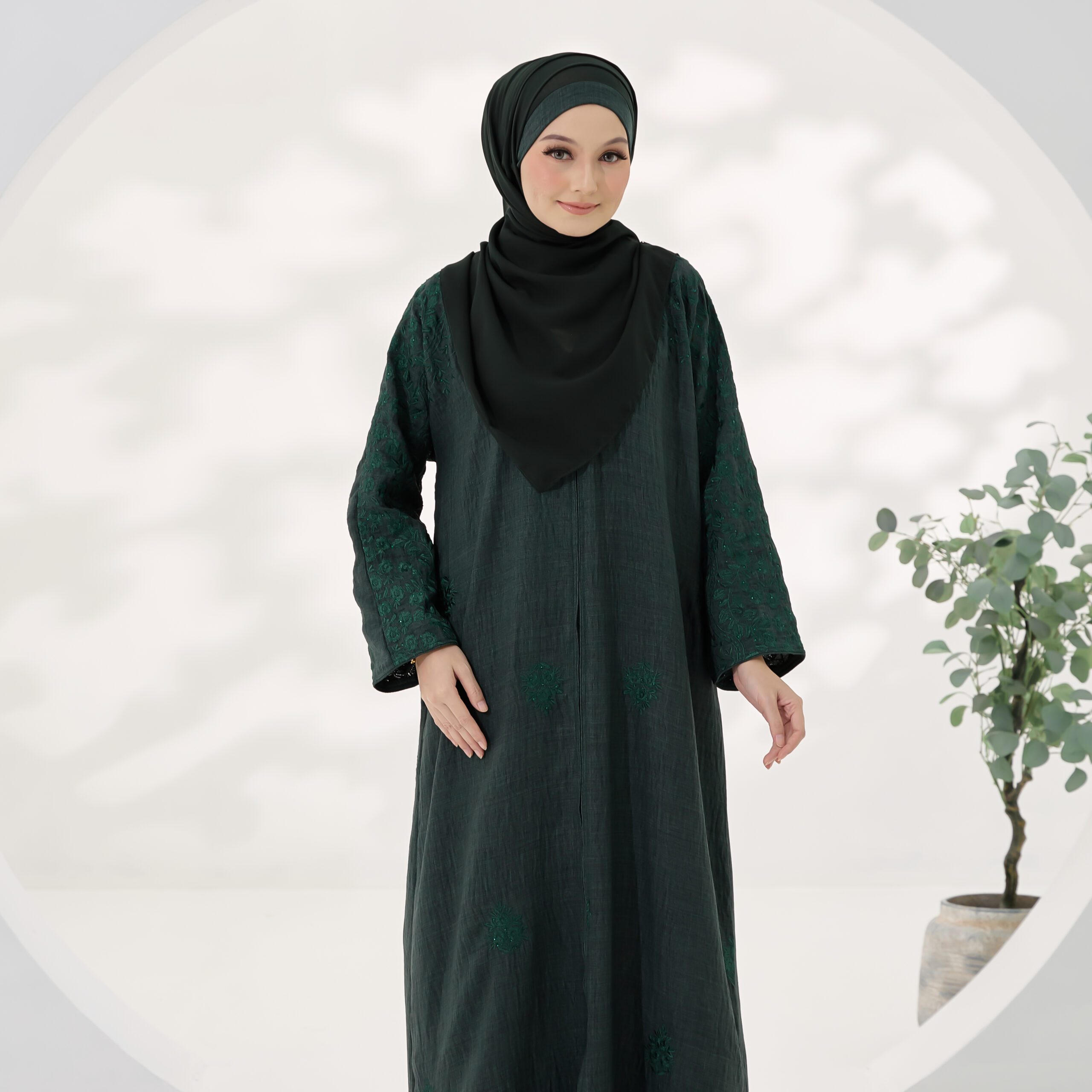 Dania Classic in Emerald Green
