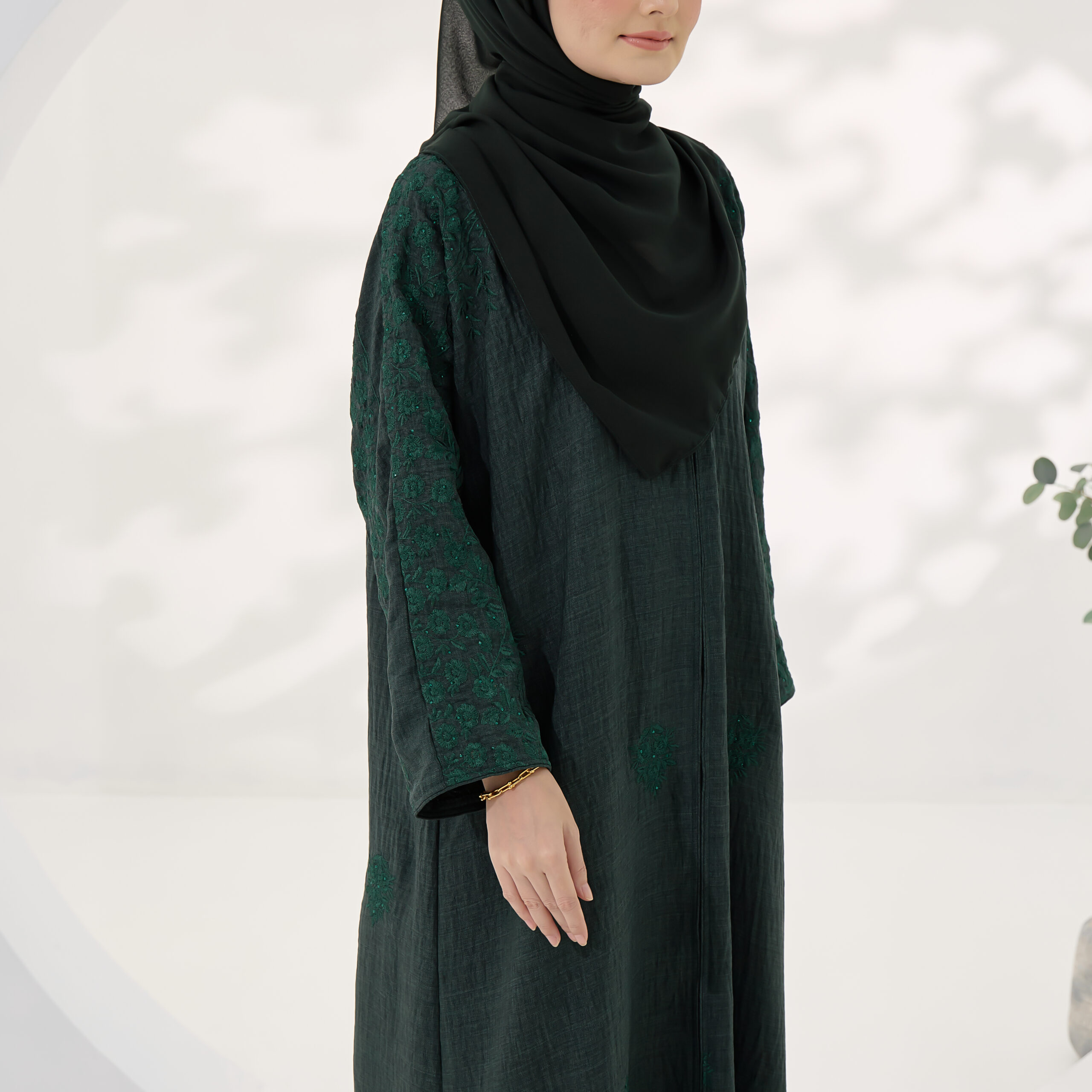 Dania Classic in Emerald Green - Image 2