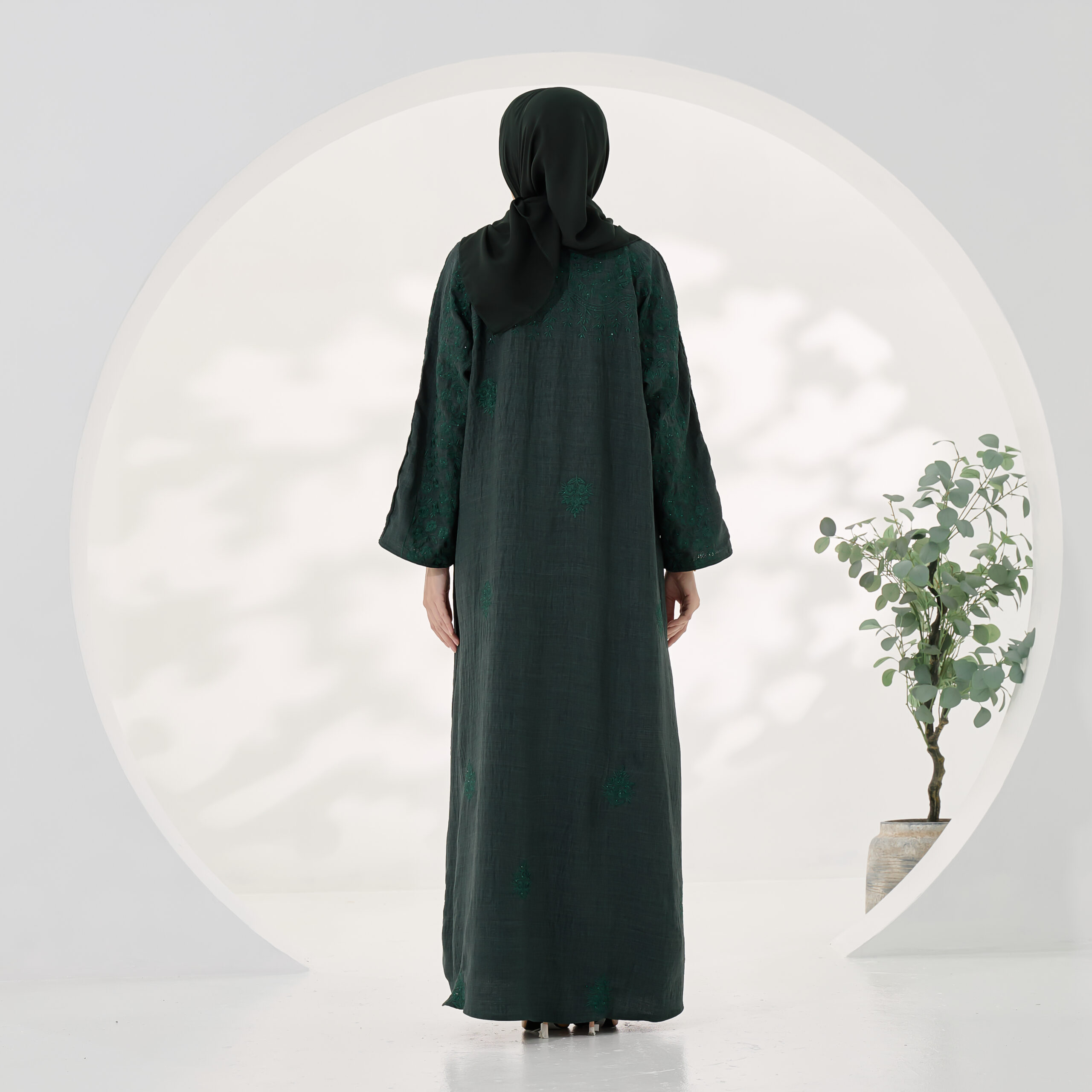 Dania Classic in Emerald Green - Image 4