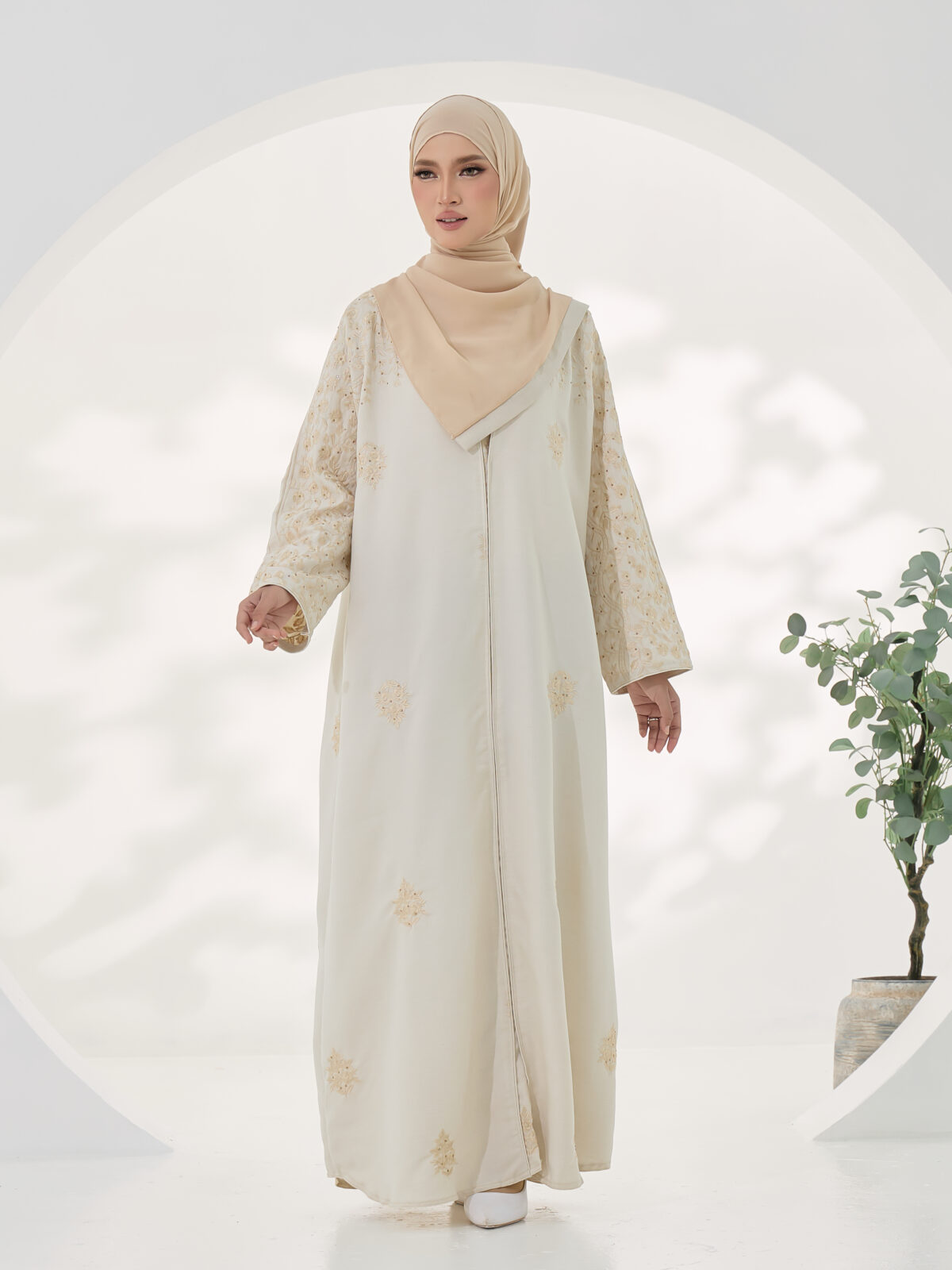 Dania Classic in Cream