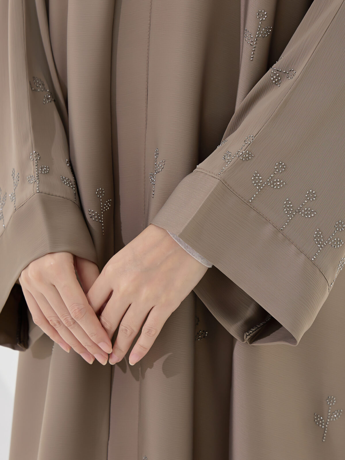 Camelia in Taupe