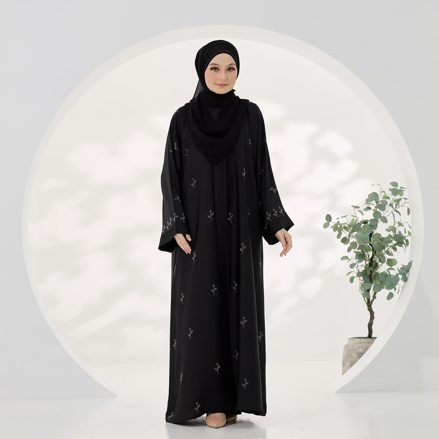 Camelia in Black - Image 3